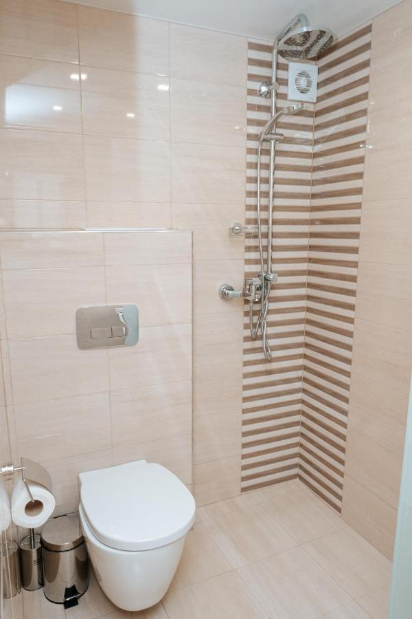 Hotel Tundzha - Renovated! Ямбол Экстерьер фото